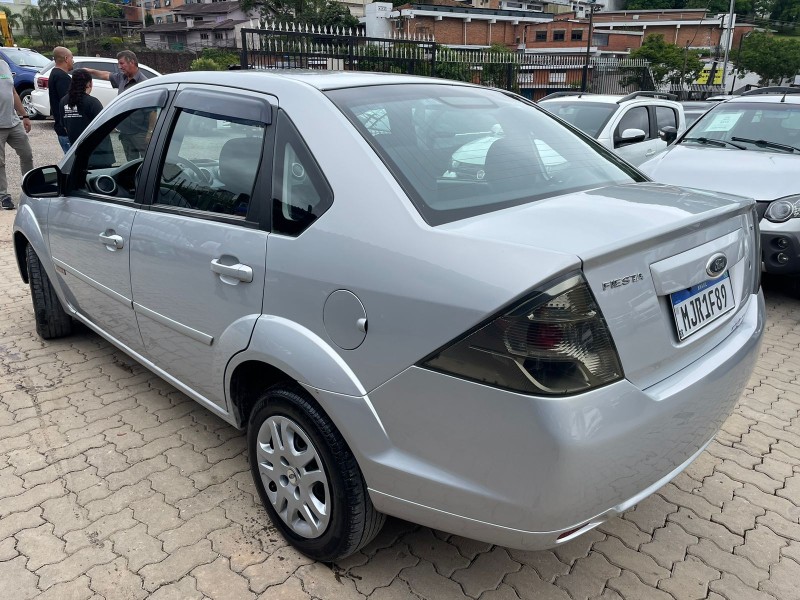 FIESTA 1.6 ROCAM SEDAN 8V FLEX 4P MANUAL - 2010 - CAXIAS DO SUL