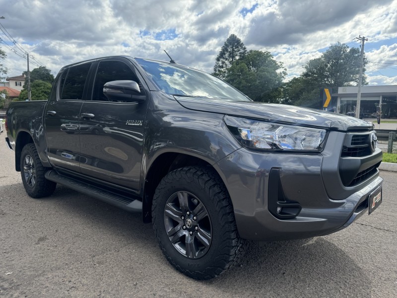 hilux 2.7 srv 4x4 cd 16v flex 4p automatico 2022 dois irmaos