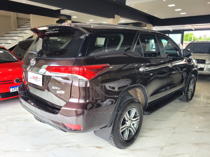 HILUX SW4 2.7 SRV 4X2 16V FLEX 7 LUGARES 4P AUTOMÁTICO - 2018 - CAXIAS DO SUL