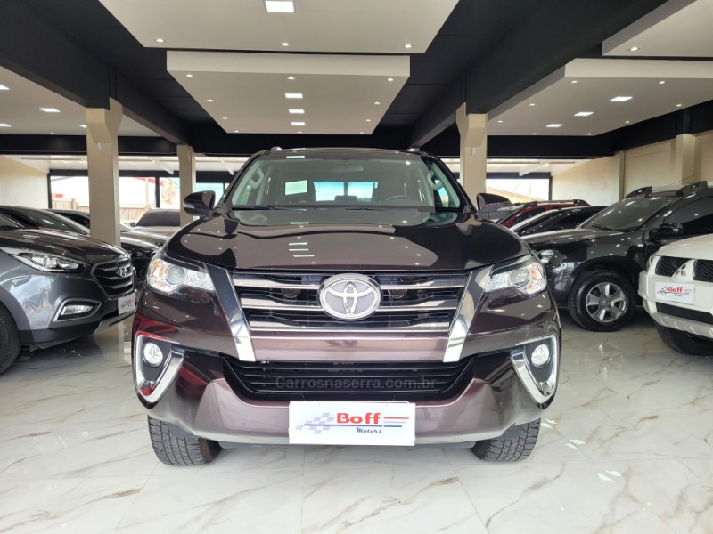 HILUX SW4 2.7 SRV 4X2 16V FLEX 7 LUGARES 4P AUTOMÁTICO - 2018 - CAXIAS DO SUL