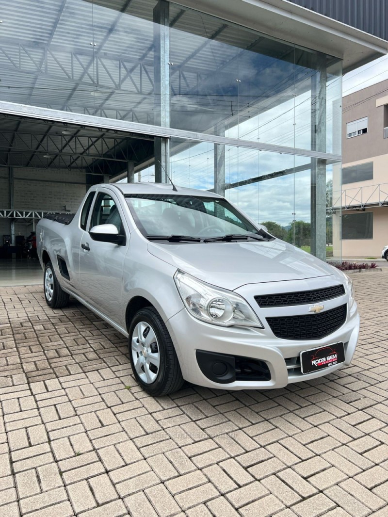 montana 1.4 mpfi ls cs 8v flex 2p manual 2015 feliz