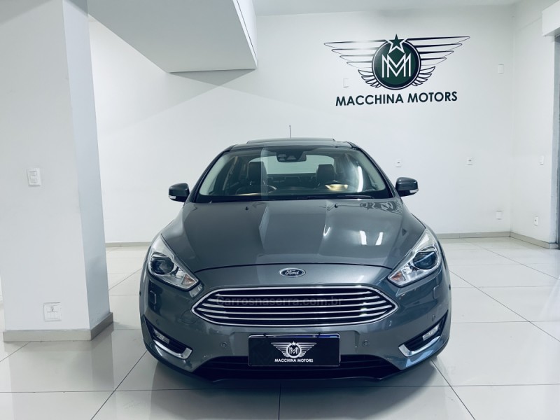 FOCUS 2.0 TITANIUM PLUS FASTBACK 16V FLEX 4P AUTOMÁTICO - 2017 - CAXIAS DO SUL