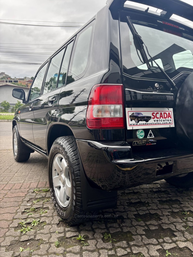 PAJERO TR4 2.0 4X4 16V 140CV FLEX 4P AUTOMÁTICO - 2006 - CAXIAS DO SUL