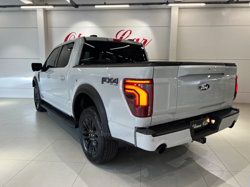 F-150 5.0 V8 CD LARIAT BLACK FX4 GASOLINA 4P AUTOMÁTICO - 2024 - FLORES DA CUNHA