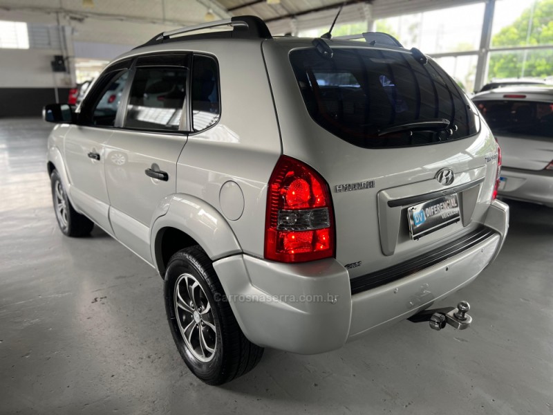 TUCSON 2.0 MPFI GL 16V 142CV 2WD GASOLINA 4P MANUAL - 2011 - CAXIAS DO SUL