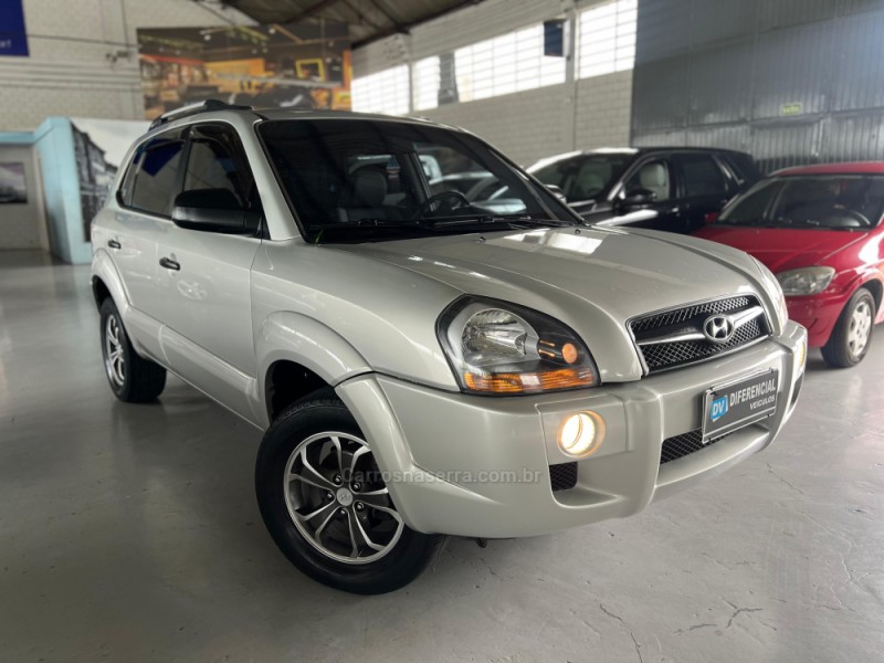 TUCSON 2.0 MPFI GL 16V 142CV 2WD GASOLINA 4P MANUAL - 2011 - CAXIAS DO SUL