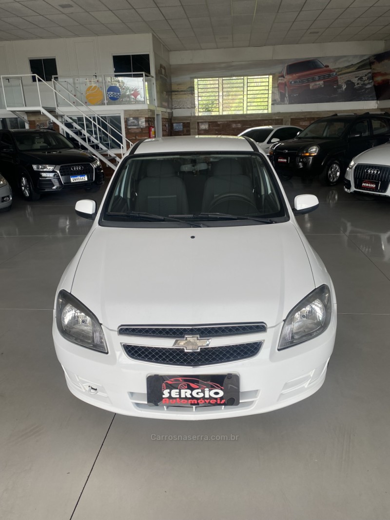 CELTA 1.0 MPFI LT 8V FLEX 4P MANUAL - 2014 - PAROBé