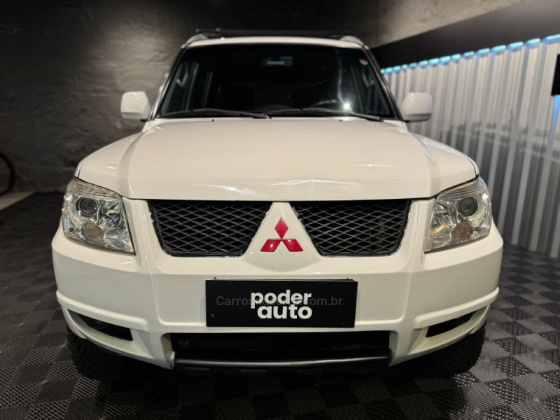 PAJERO TR4 2.0 4X4 16V FLEX 4P MANUAL - 2011 - FARROUPILHA