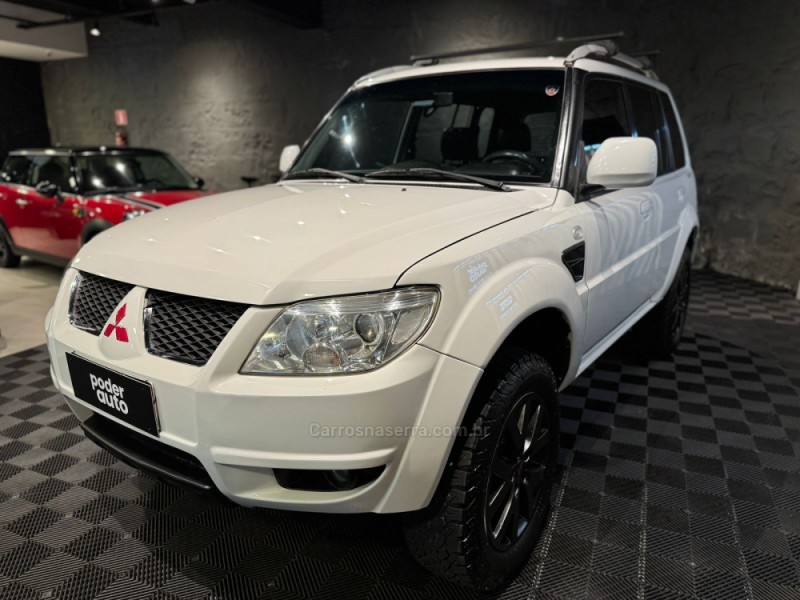 PAJERO TR4 2.0 4X4 16V FLEX 4P MANUAL - 2011 - FARROUPILHA