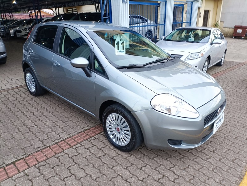 PUNTO 1.4 ATTRACTIVE 8V FLEX 4P MANUAL - 2011 - BOM PRINCíPIO