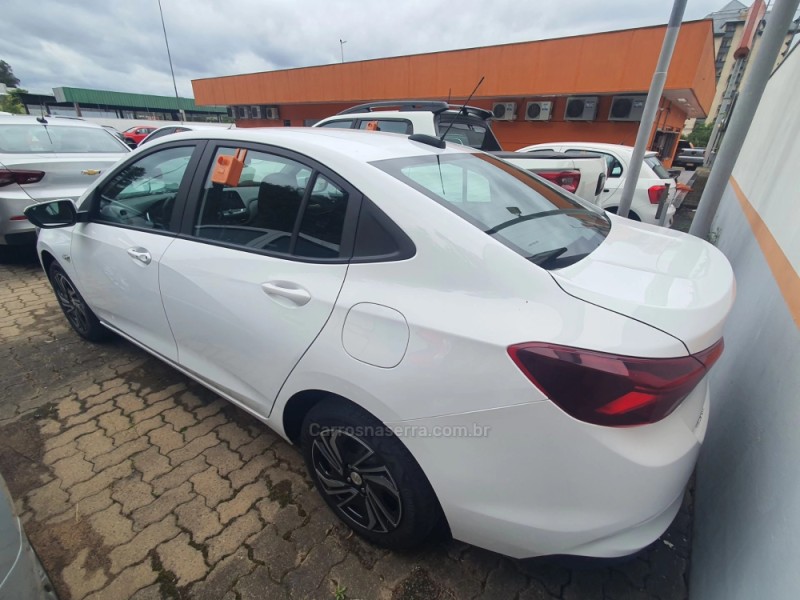 ONIX 1.0 SEDAN PLUS LT 12V FLEX 4P MANUAL - 2024 - CAXIAS DO SUL