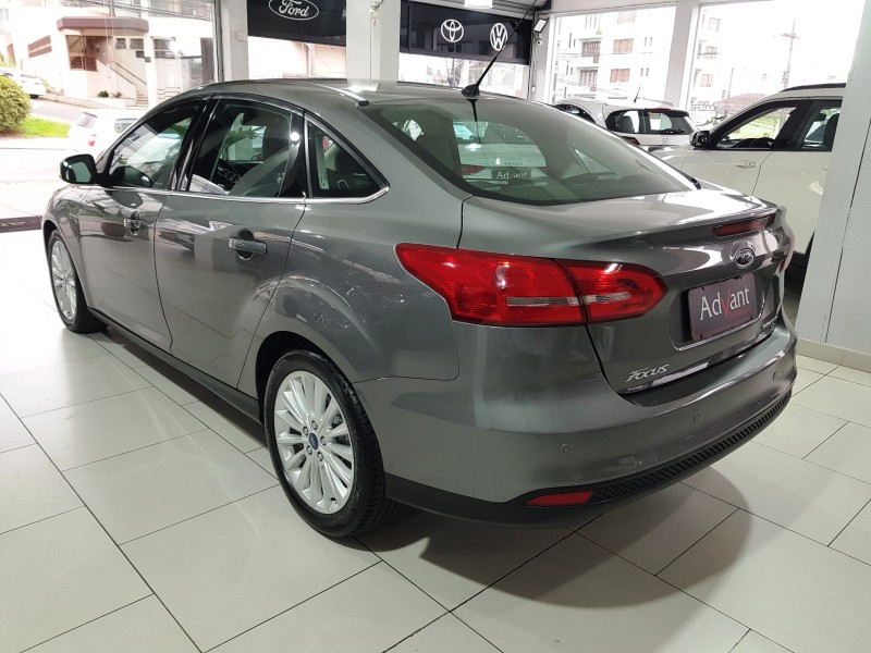 FOCUS 2.0 TITANIUM FASTBACK 16V FLEX 4P AUTOMÁTICO - 2016 - CAXIAS DO SUL