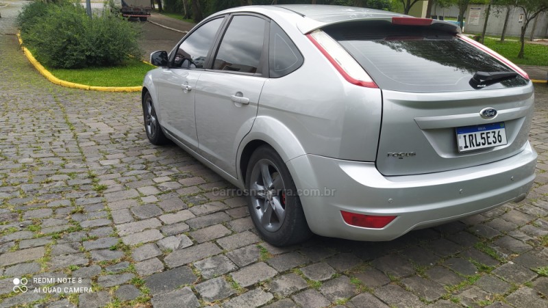 FOCUS 1.6 GLX 16V FLEX 4P MANUAL - 2011 - FARROUPILHA