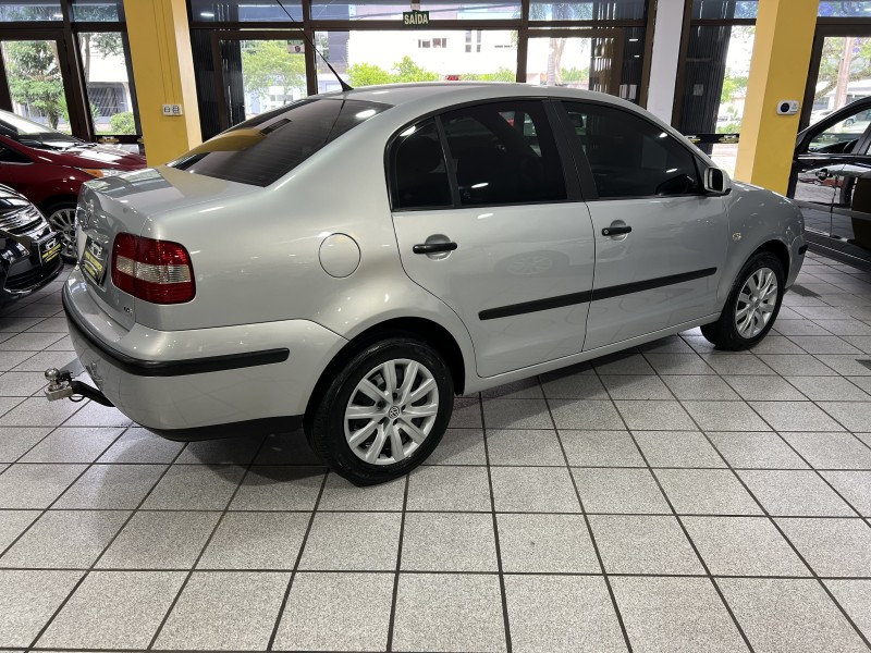 POLO SEDAN 1.6 MI 8V FLEX 4P MANUAL - 2006 - CAXIAS DO SUL