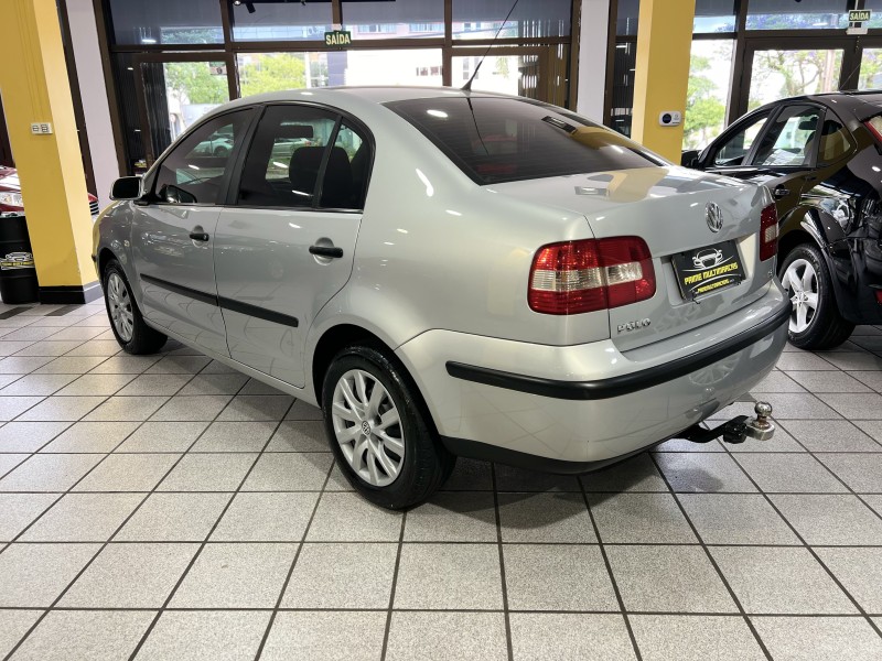 POLO SEDAN 1.6 MI 8V FLEX 4P MANUAL - 2006 - CAXIAS DO SUL