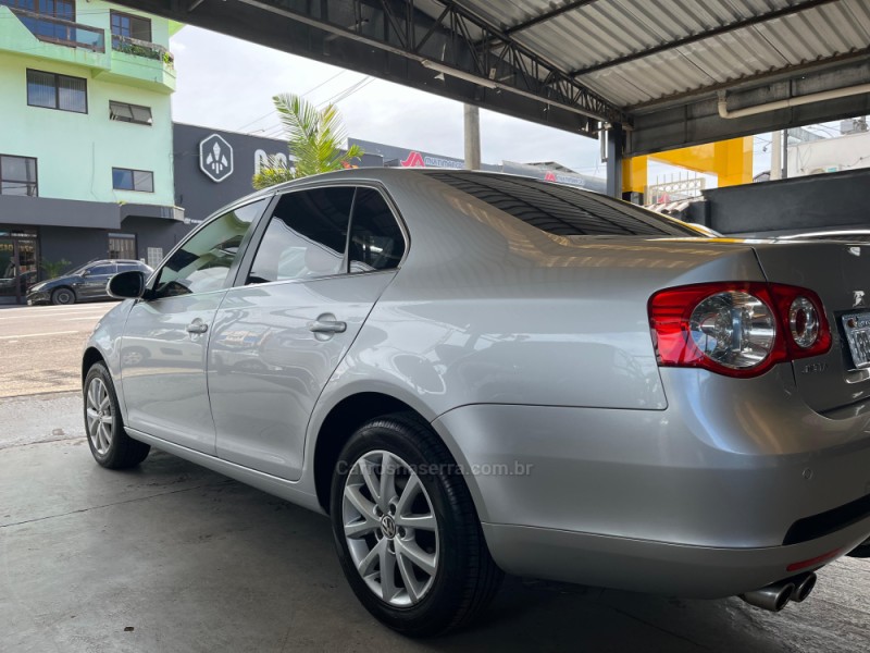 JETTA 2.5 I 20V 170CV GASOLINA 4P TIPTRONIC - 2009 - SANTA CRUZ DO SUL