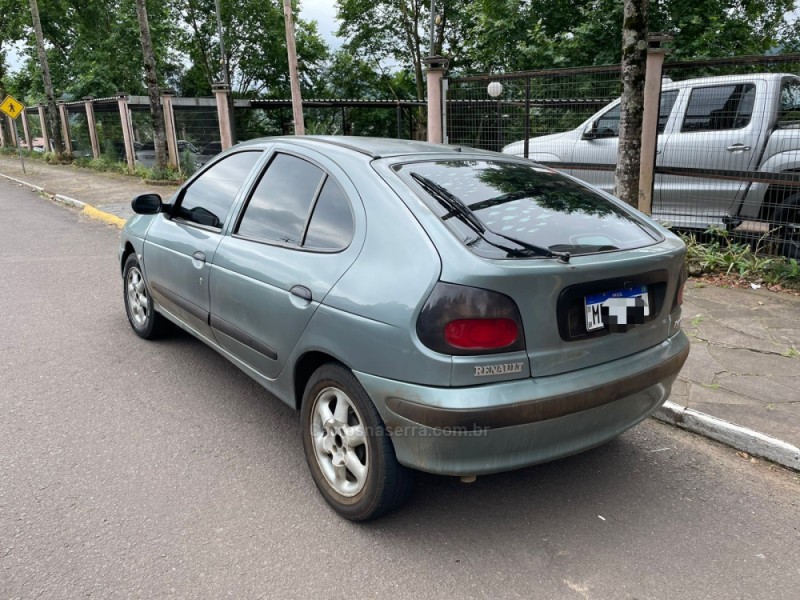 MÉGANE 1.6 RT 16V GASOLINA 4P MANUAL - 1998 - CARLOS BARBOSA