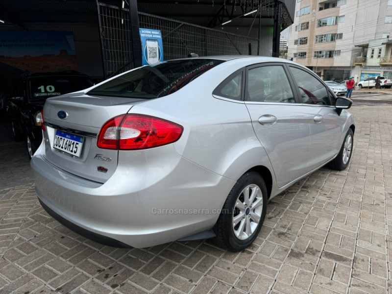 FIESTA 1.6 SEL SEDAN 16V FLEX 4P MANUAL  - 2011 - TAPEJARA