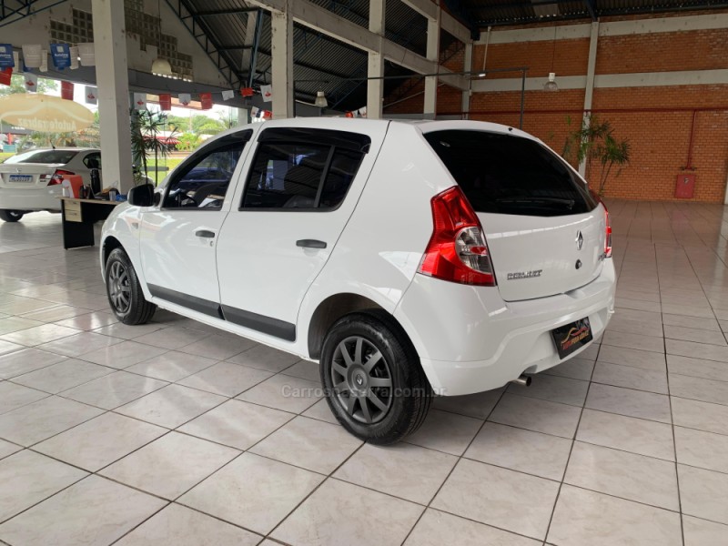 SANDERO 1.0 EXPRESSION 16V FLEX 4P MANUAL - 2011 - SAPIRANGA