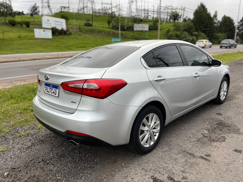 CERATO 1.6 SX3 16V FLEX 4P AUTOMÁTICO - 2015 - FARROUPILHA