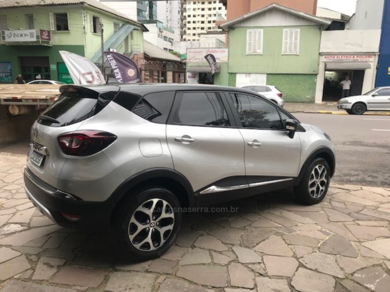 CAPTUR 1.6 LIFE 16V FLEX 4P AUTOMÁTICO - 2021 - CAXIAS DO SUL