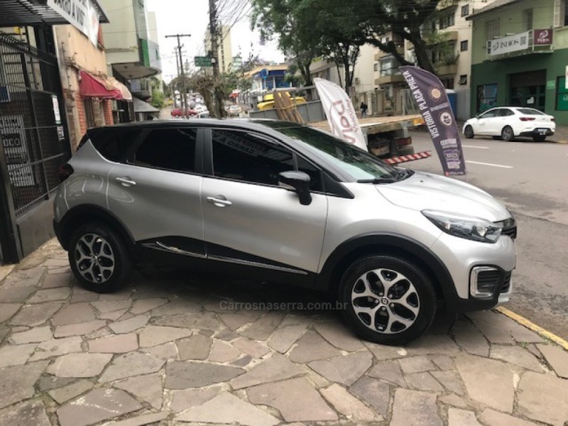 CAPTUR 1.6 LIFE 16V FLEX 4P AUTOMÁTICO - 2021 - CAXIAS DO SUL