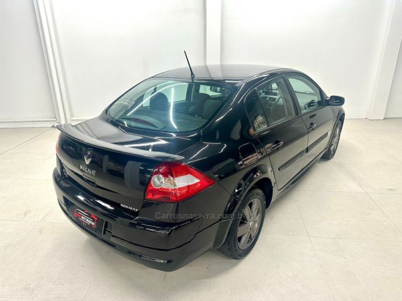 MÉGANE 2.0 EXTREME SEDAN 16V GASOLINA 4P MANUAL - 2010 - CAXIAS DO SUL