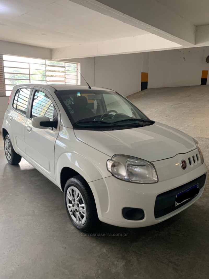 UNO 1.0 EVO VIVACE 8V FLEX 4P MANUAL - 2015 - FARROUPILHA