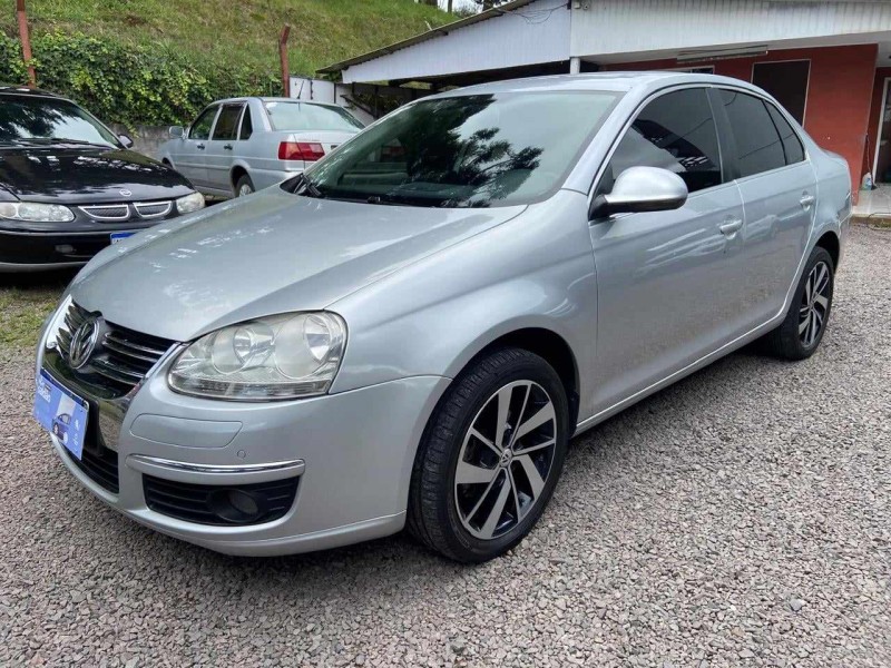 JETTA 2.5 I 20V 170CV GASOLINA 4P TIPTRONIC - 2010 - CAXIAS DO SUL