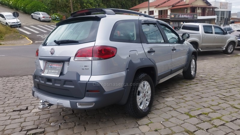 PALIO 1.8 MPI ADVENTURE WEEKEND ITALIA 16V FLEX MANUAL - 2011 - FARROUPILHA