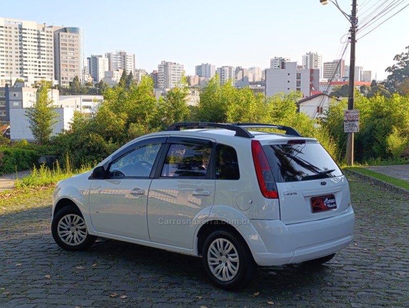 FIESTA 1.0 ROCAM SE 8V FLEX 4P MANUAL - 2014 - CAXIAS DO SUL