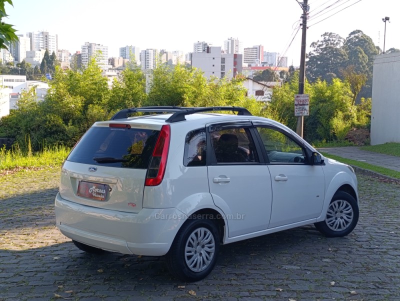 FIESTA 1.0 ROCAM SE 8V FLEX 4P MANUAL - 2014 - CAXIAS DO SUL