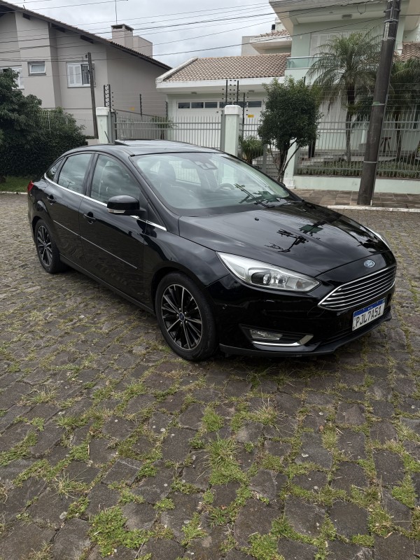 FOCUS 2.0 TITANIUM PLUS SEDAN 16V FLEX 4P AUTOMÁTICO