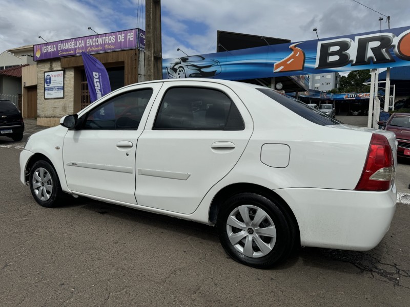 ETIOS 1.5 X SEDAN 16V FLEX 4P MANUAL - 2014 - DOIS IRMãOS