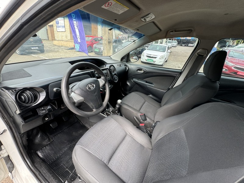 ETIOS 1.5 X SEDAN 16V FLEX 4P MANUAL - 2014 - DOIS IRMãOS