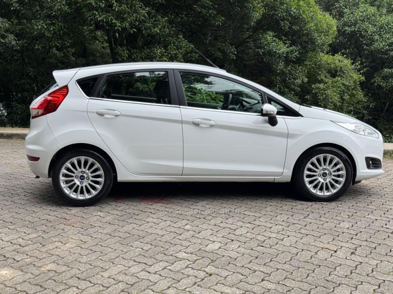 FIESTA 1.6 TITANIUM HATCH 16V FLEX 4P AUTOMÁTICO - 2015 - BENTO GONçALVES