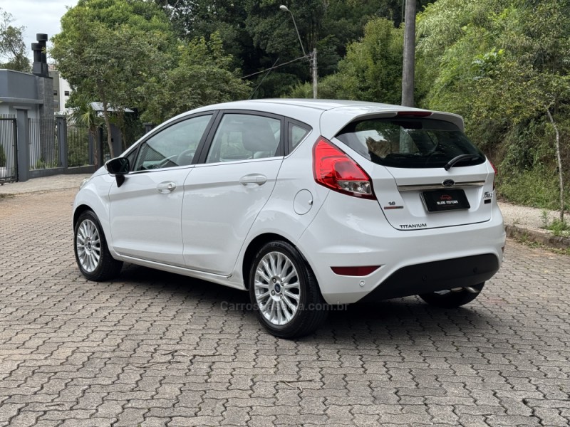 FIESTA 1.6 TITANIUM HATCH 16V FLEX 4P AUTOMÁTICO - 2015 - BENTO GONçALVES