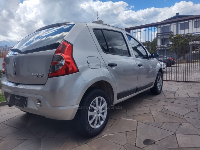 SANDERO 1.0 AUTHENTIQUE PLUS 16V FLEX 4P MANUAL - 2009 - CAXIAS DO SUL