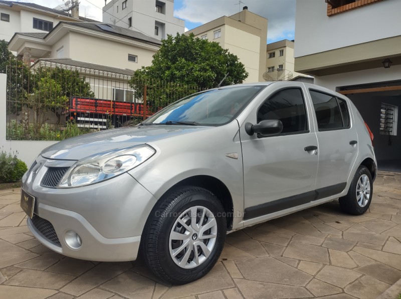 SANDERO 1.0 AUTHENTIQUE PLUS 16V FLEX 4P MANUAL - 2009 - CAXIAS DO SUL