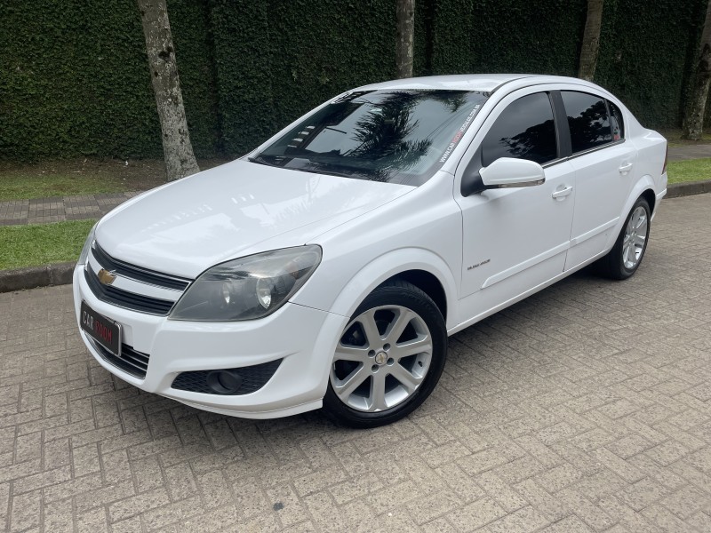 VECTRA 2.0 MPFI ELEGANCE 8V 140CV FLEX 4P MANUAL