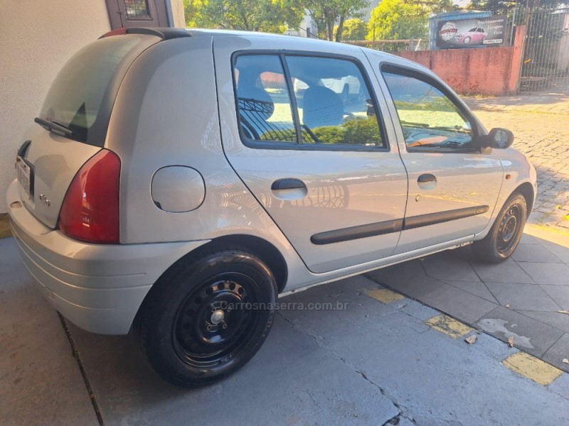 CLIO 1.0 RN 8V GASOLINA 4P MANUAL - 2000 - BENTO GONçALVES