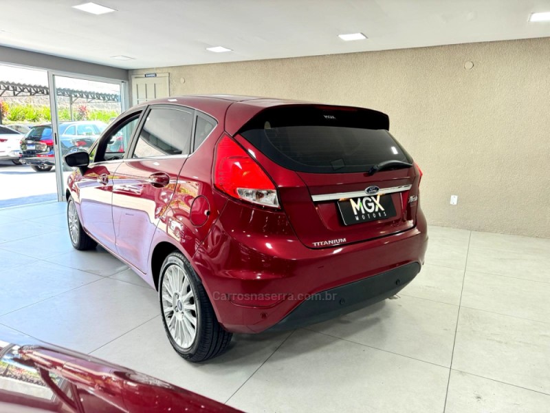 FIESTA 1.6 TITANIUM PLUS HATCH 16V FLEX 4P AUTOMÁTICO - 2017 - PORTO ALEGRE