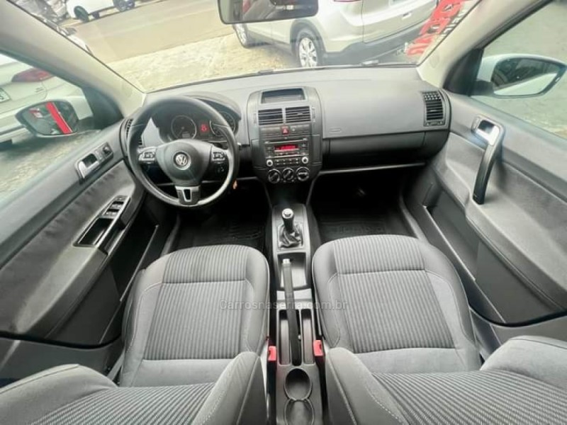 POLO SEDAN 1.6 MI COMFORTLINE 8V GASOLINA 4P MANUAL - 2014 - ESTâNCIA VELHA