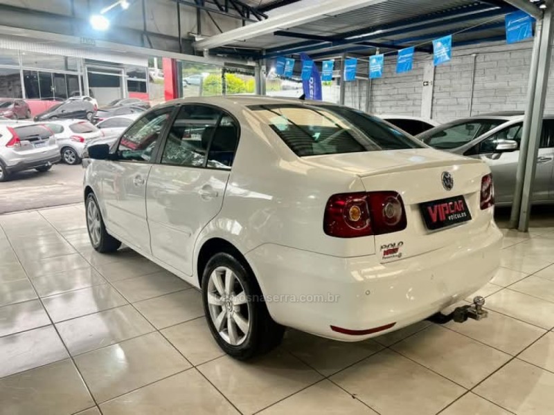 POLO SEDAN 1.6 MI COMFORTLINE 8V GASOLINA 4P MANUAL - 2014 - ESTâNCIA VELHA