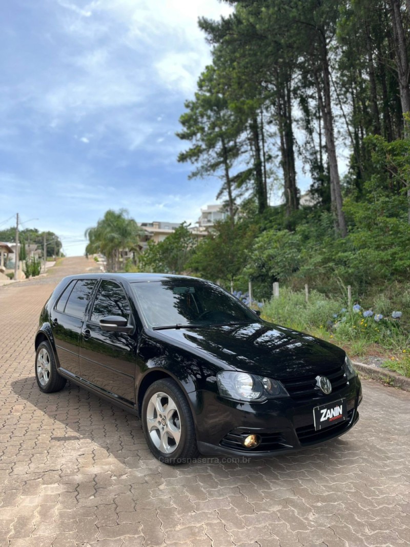 GOLF 1.6 MI 8V FLEX 4P MANUAL