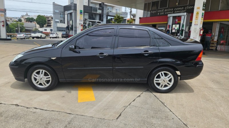 FOCUS 1.6 GL SEDAN 16V FLEX 4P MANUAL - 2008 - CAXIAS DO SUL