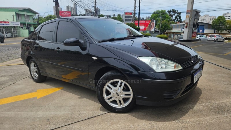 FOCUS 1.6 GL SEDAN 16V FLEX 4P MANUAL - 2008 - CAXIAS DO SUL