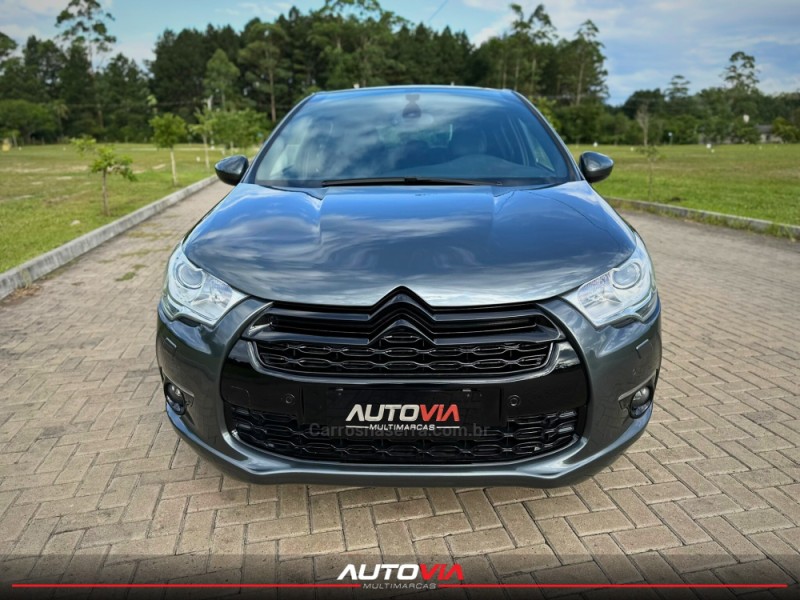 DS4 1.6 THP CHIC 165 16V TURBO GASOLINA 4P AUTOMÁTICO - 2014 - SAPIRANGA