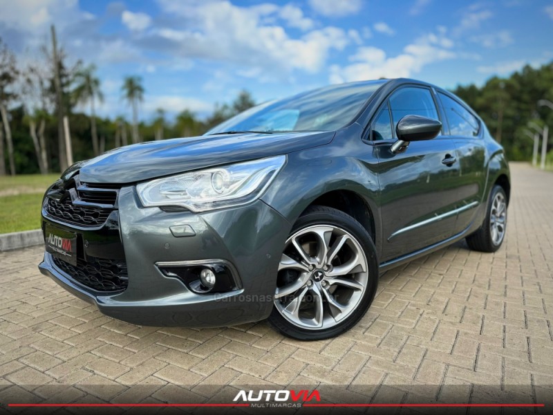 DS4 1.6 THP CHIC 165 16V TURBO GASOLINA 4P AUTOMÁTICO - 2014 - SAPIRANGA