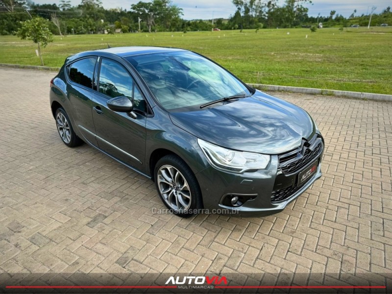 DS4 1.6 THP CHIC 165 16V TURBO GASOLINA 4P AUTOMÁTICO - 2014 - SAPIRANGA